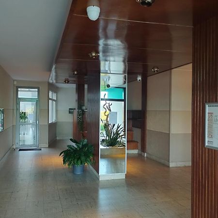 Chambrette Boulevard Des Pyrenees Hypercentre 10M Carre Wc Sur Le Palier, Porte40 Pau Exterior foto
