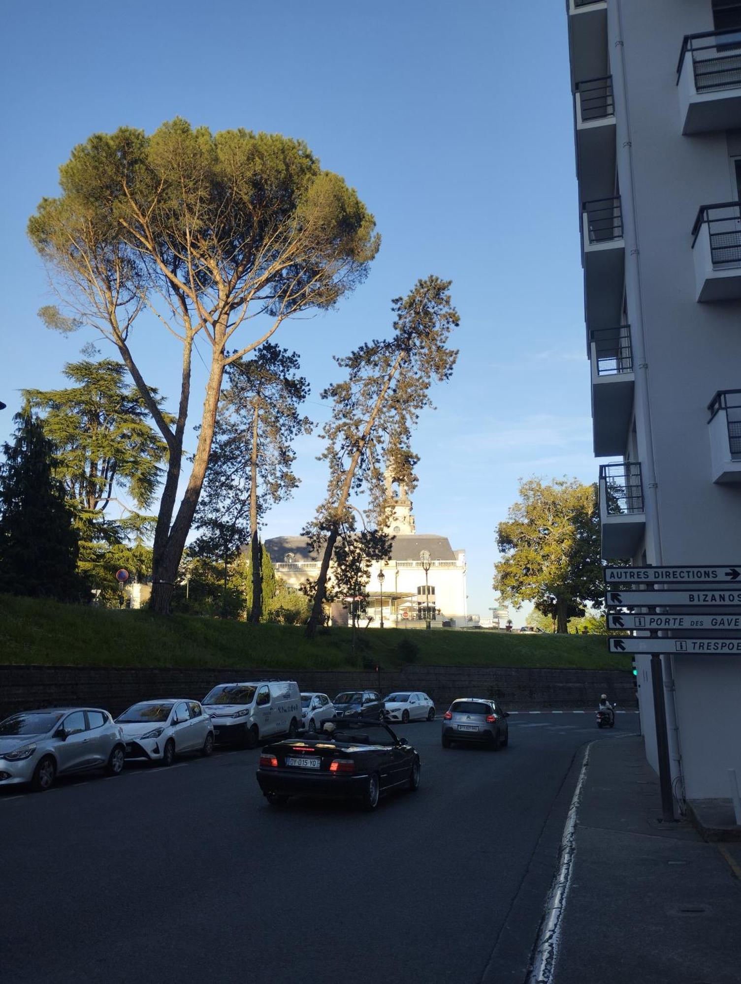 Chambrette Boulevard Des Pyrenees Hypercentre 10M Carre Wc Sur Le Palier, Porte40 Pau Exterior foto